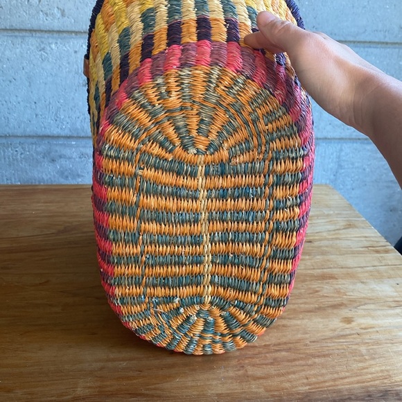 Handcrafted Leather & Woven Straw Market Bag - Picture 6 of 8